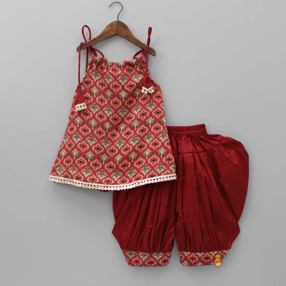 Pre Order: Printed Kurti With Adjustable Neck And Dhoti