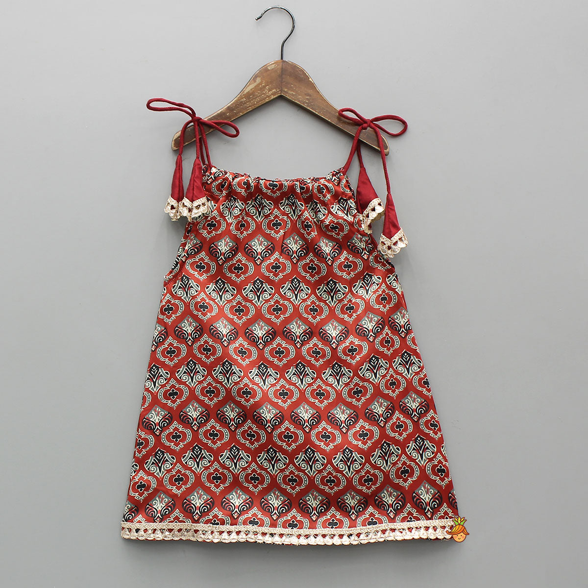 Pre Order: Printed Kurti With Adjustable Neck And Dhoti