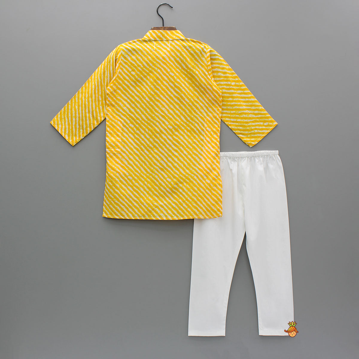 Leheriya Printed Kurta With Pyjama