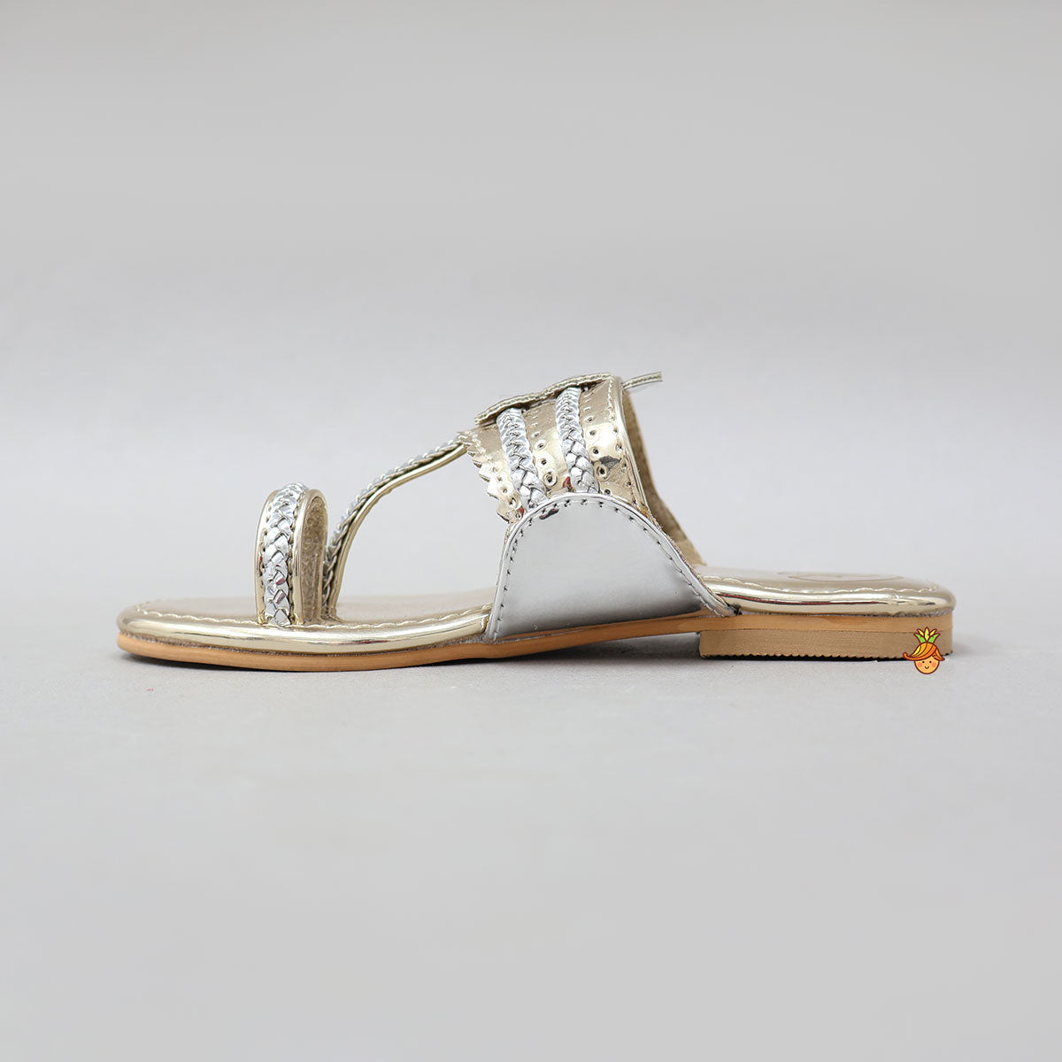 Dual Tone Kolhapuri Flats