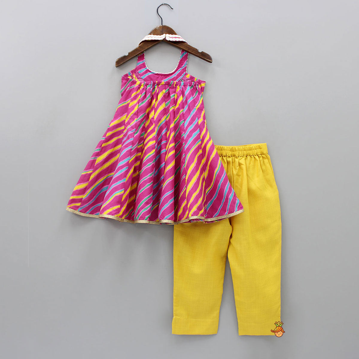 Cut Dana And Thread Embroidered Halter Neck Kurti With Pant