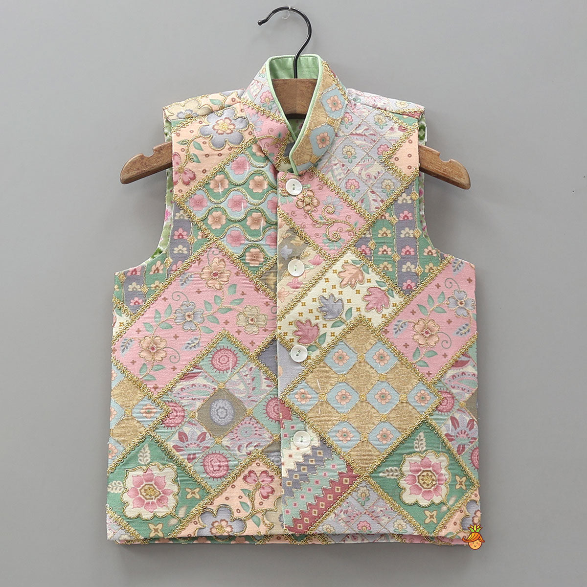 Pre Order: Green Kurta With Cotton Silk Embroidered Jacket And Pyjama