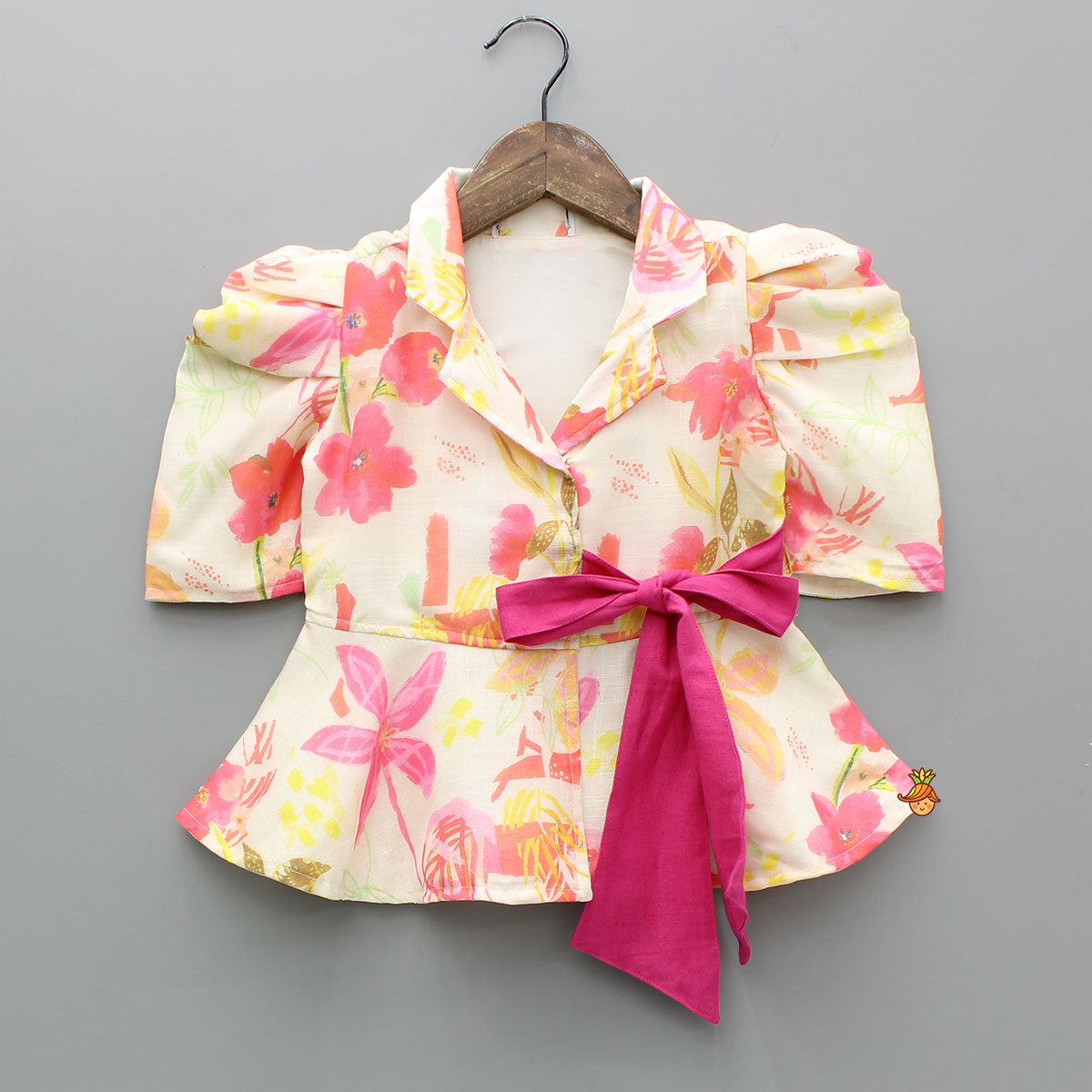 Pre Order: Puff Sleeves Printed Top And Dual Pocket Detail Pant