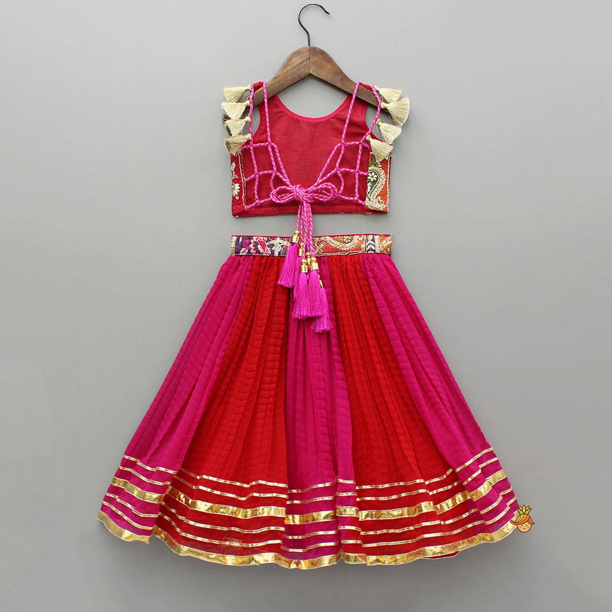 Pre Order: Beautiful Heavy Thread Embroidered Top With Dual Toned Lehenga And Dupatta With Hair Clip