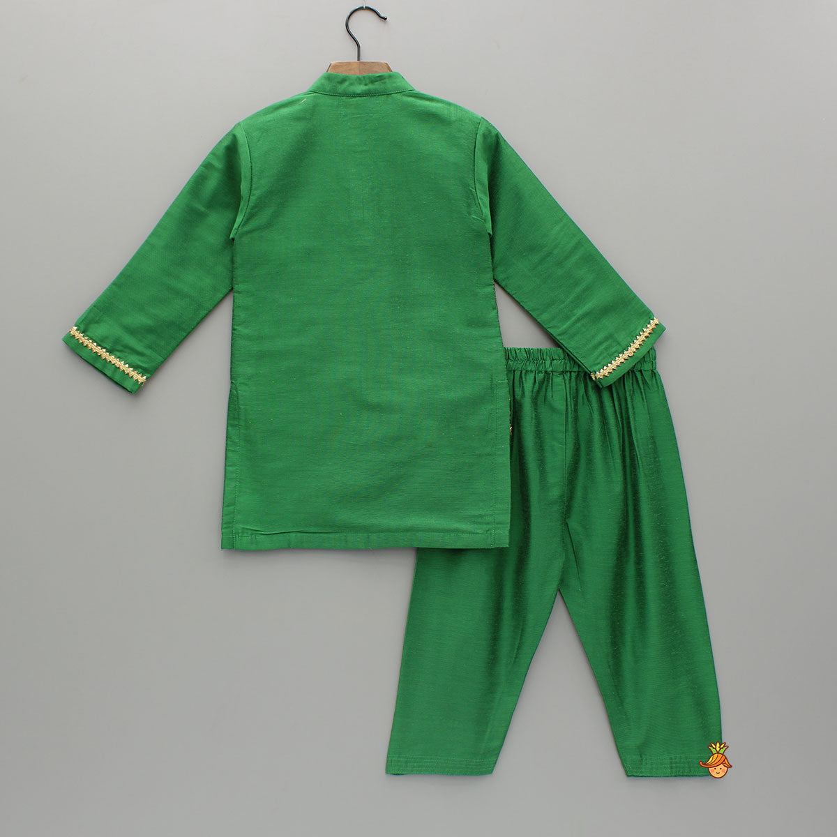 Pre Order: Attached Brocade Flap Green Kurta And Pyjama
