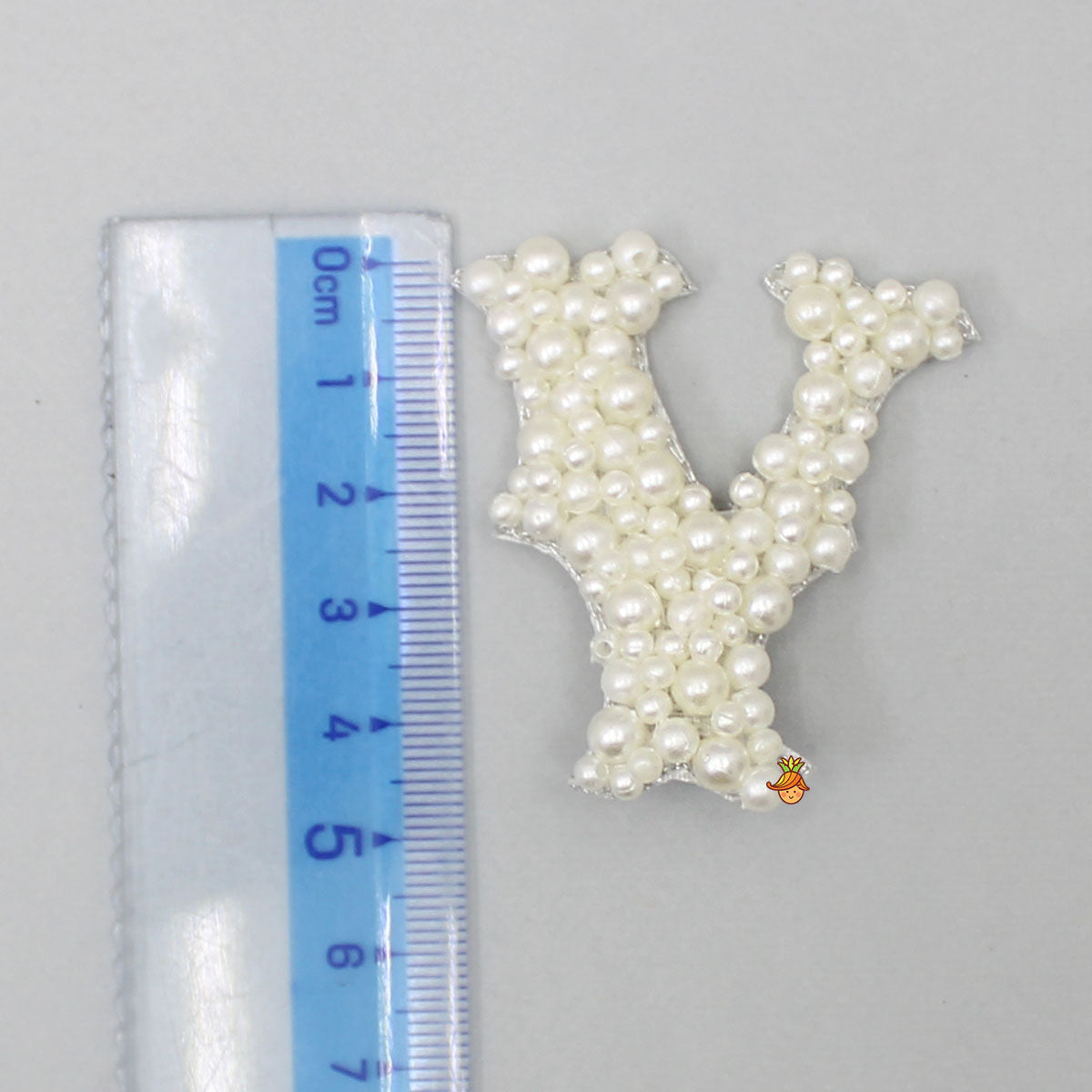 V Alphabet Alligator Hair Clip