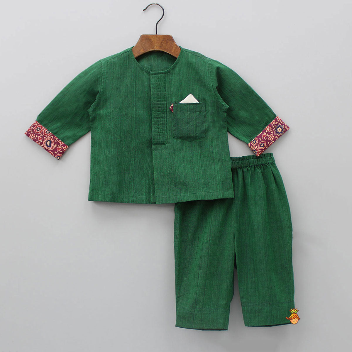 Contrasting Pocket Square Detail Green Short Kurta And Pyjama