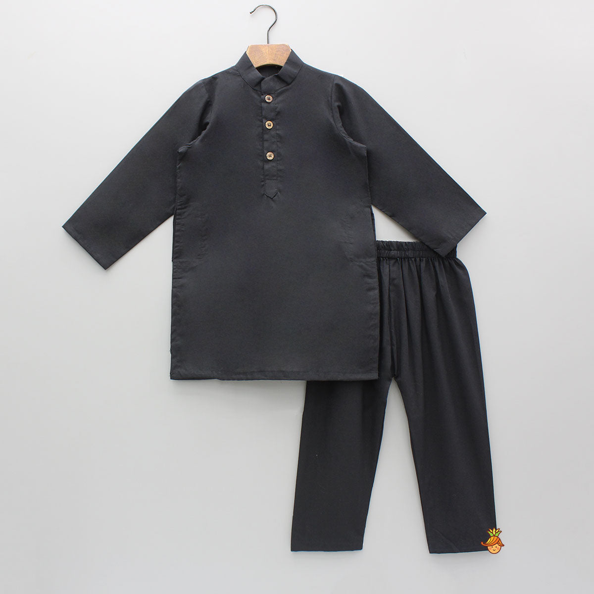 Pre Order: Pockets Detail Black Kurta With Printed Jacket And Pyjama
