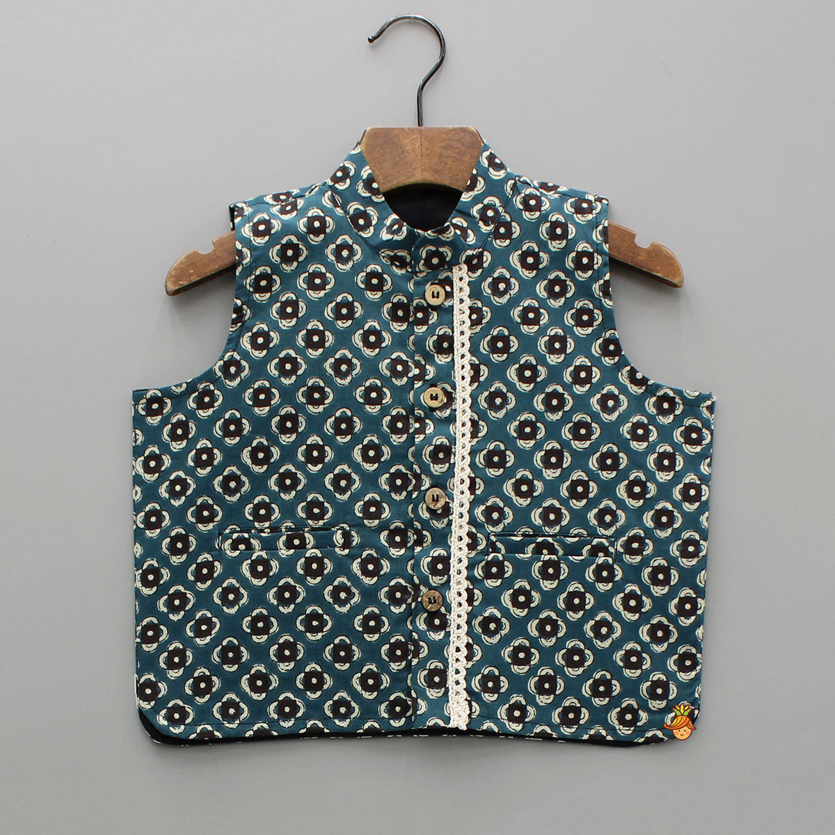 Pre Order: Pockets Detail Black Kurta With Printed Jacket And Pyjama