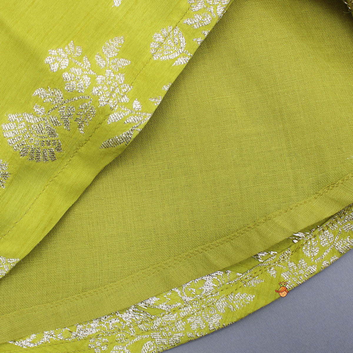 Pre Order: Notched Collar Green Top And Dhoti