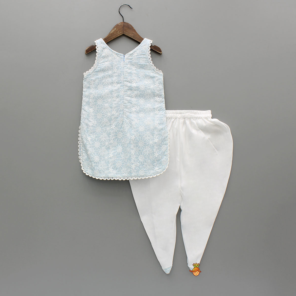 Pre Order: Thread Embroidered Kurti And Dhoti With Net Dupatta