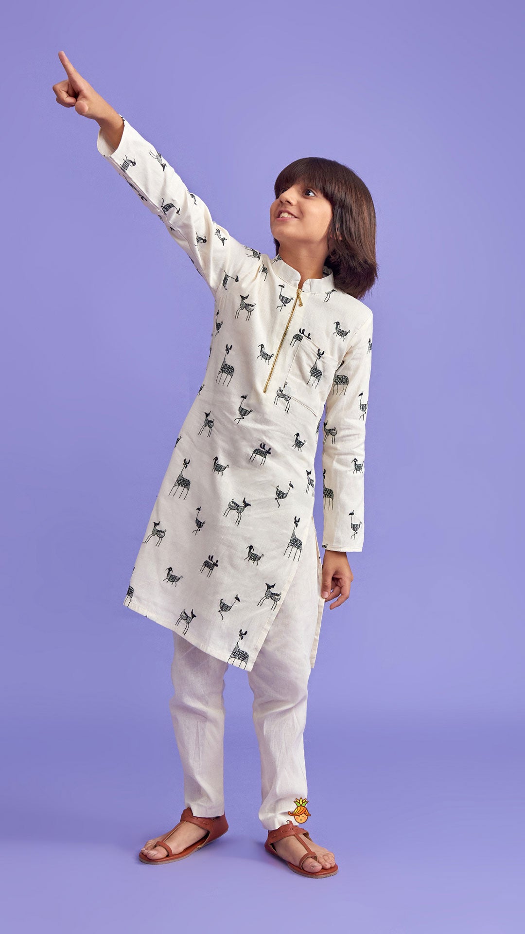 Pre Order: Animal Embroidered Kurta With Pyjama