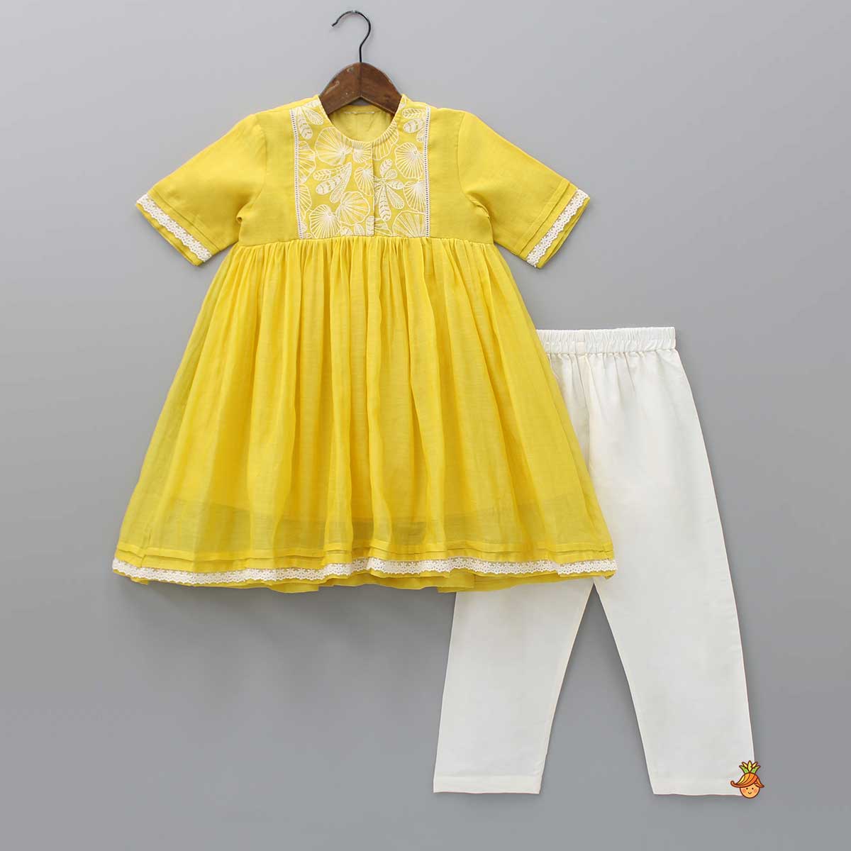 Pre Order: Thread Embroidered Yoke Kurti And Off White Pant