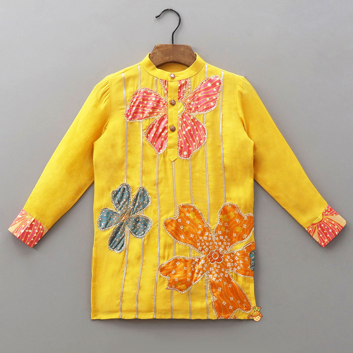 Pre Order: Sequined Floral Printed Kurta With Pyjama.