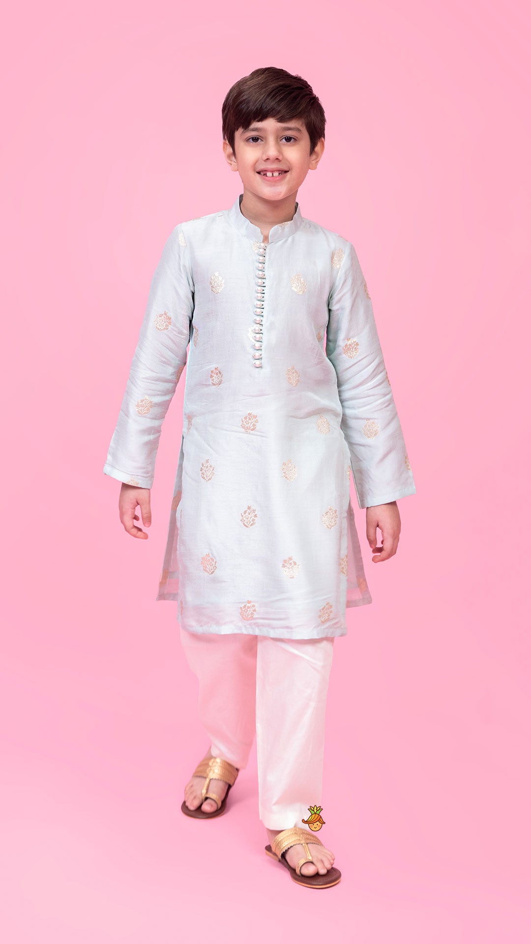 Pre Order: Green Kurta With Detailed Loop Buttons And Pyjama