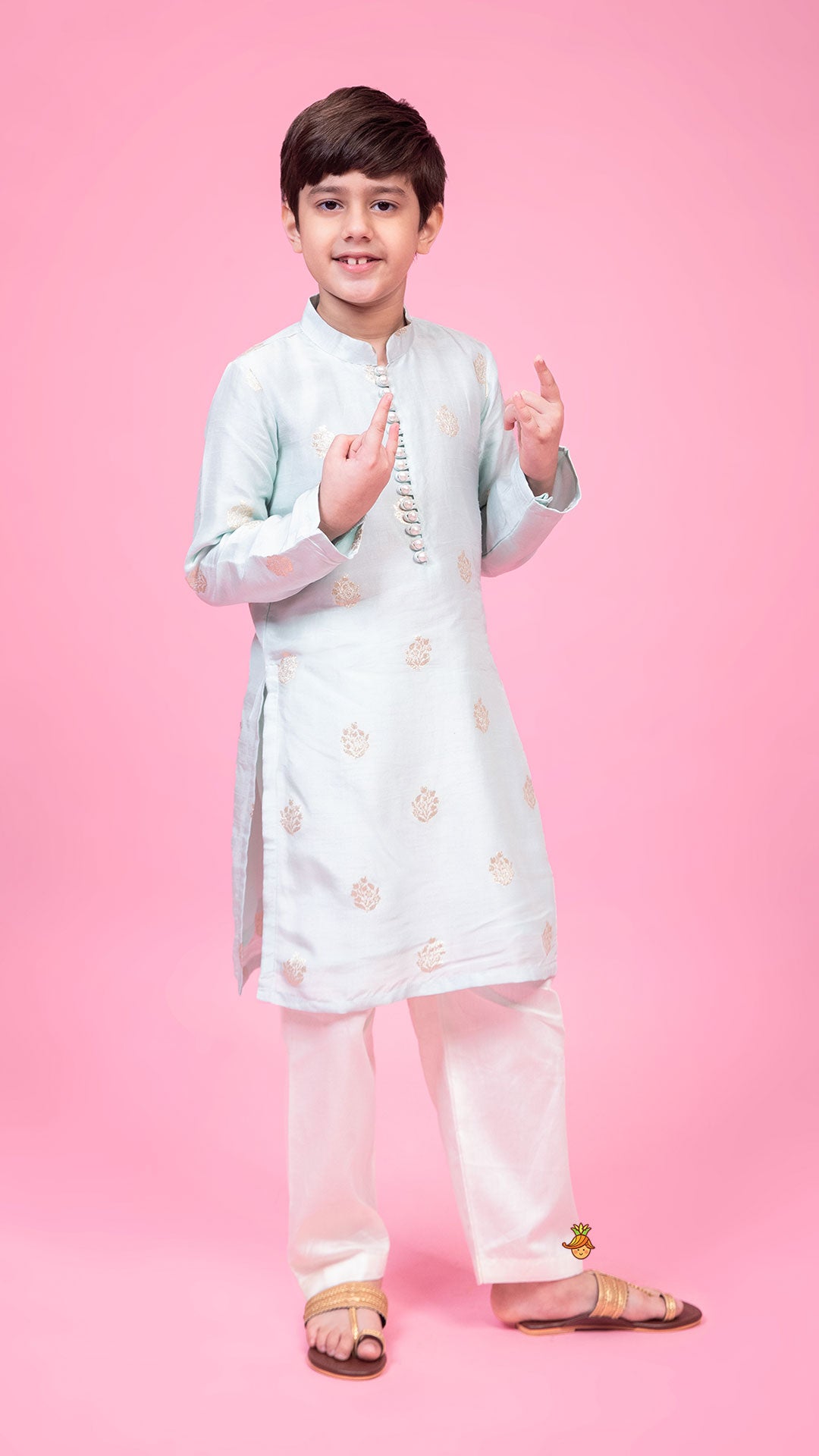 Pre Order: Green Kurta With Detailed Loop Buttons And Pyjama
