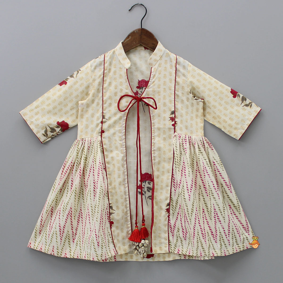 Pre Order: Off White Printed Top With Front Tie-Up Knot Jacket And Pant