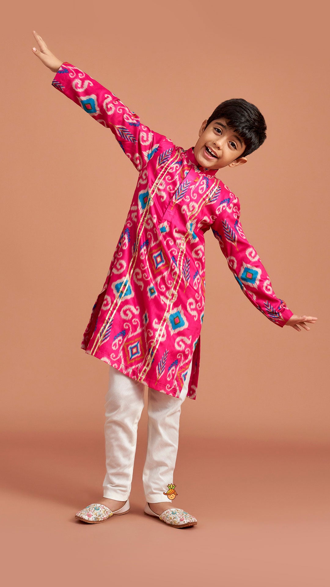 Pre Order: Ikat Printed Pink Kurta With Churidar
