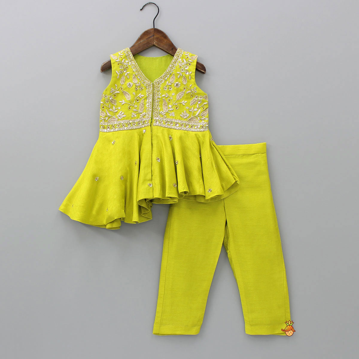 Pre Order: Green Embroidered Kurti With Pant