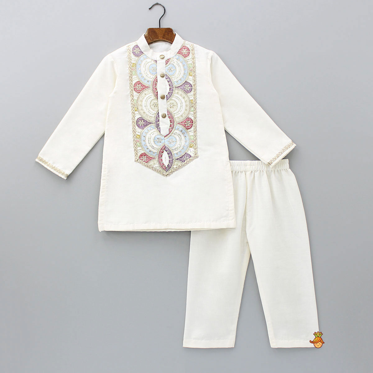 Pre Order: Embroidered Off White Kurta And Pyjama