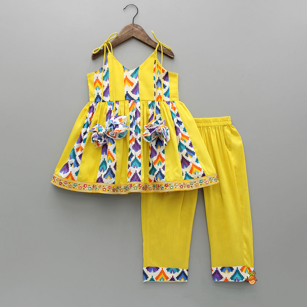 Pre Order: Printed Tie Up Strappy Kurti And Matching Pant