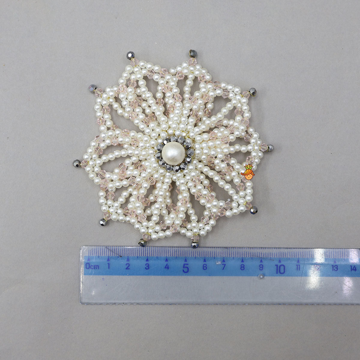 Pearl Flower Design And Studded Hairclip