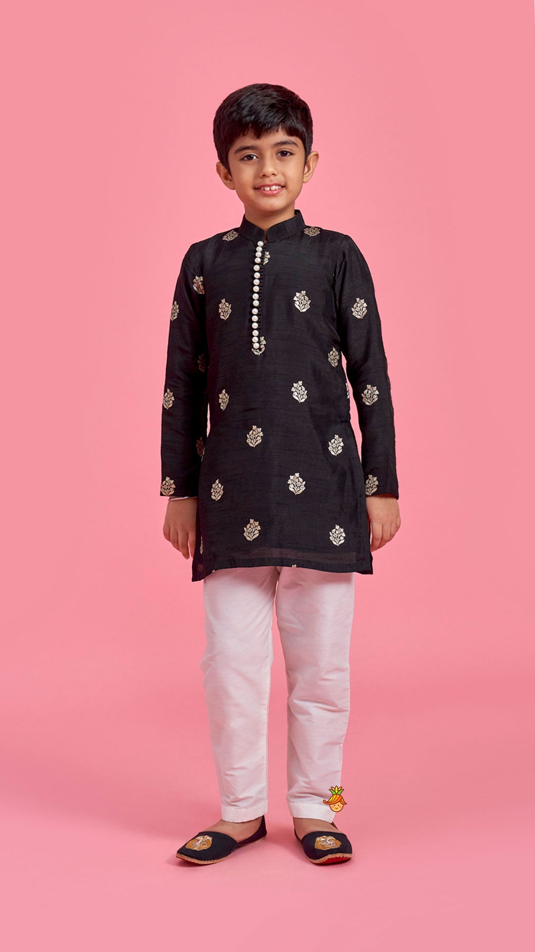 Pre Order: Black Embroidered Kurta With Pyjama