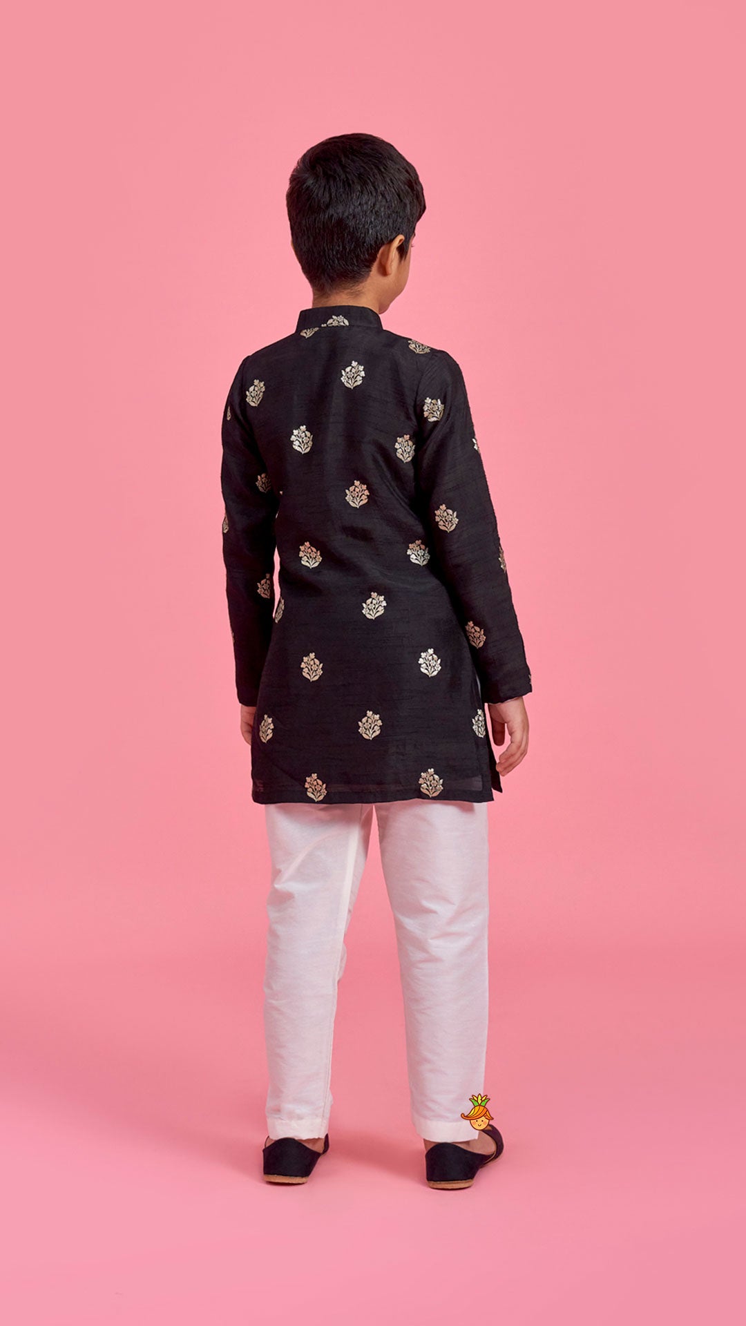 Pre Order: Black Embroidered Kurta With Pyjama