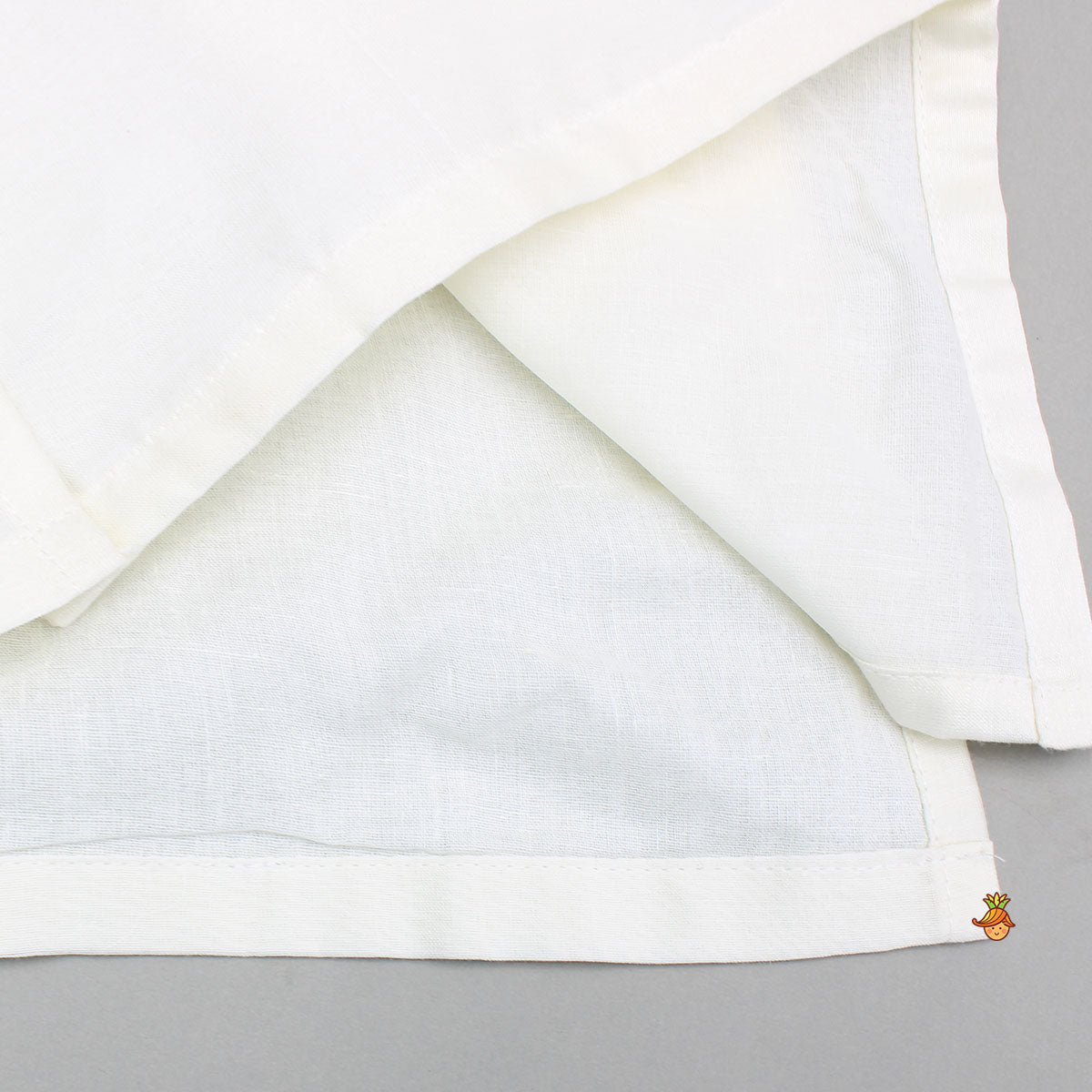 Pre Order: Off White Embroidered Kurta And Pyjama