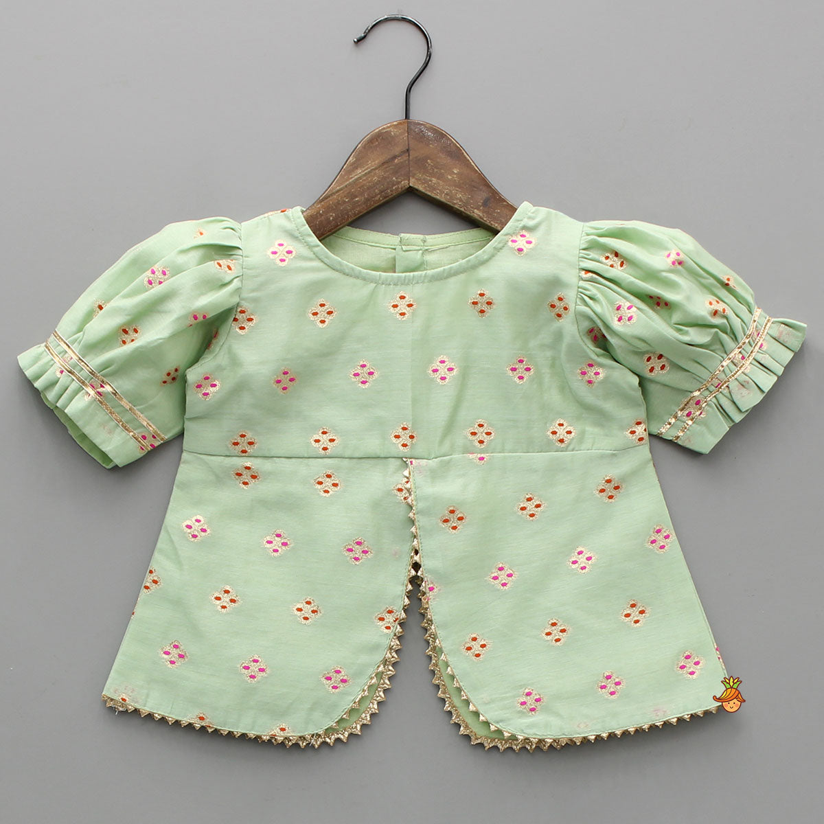 Pre Order: Green Chanderi Embroidered Kurti And Lehenga