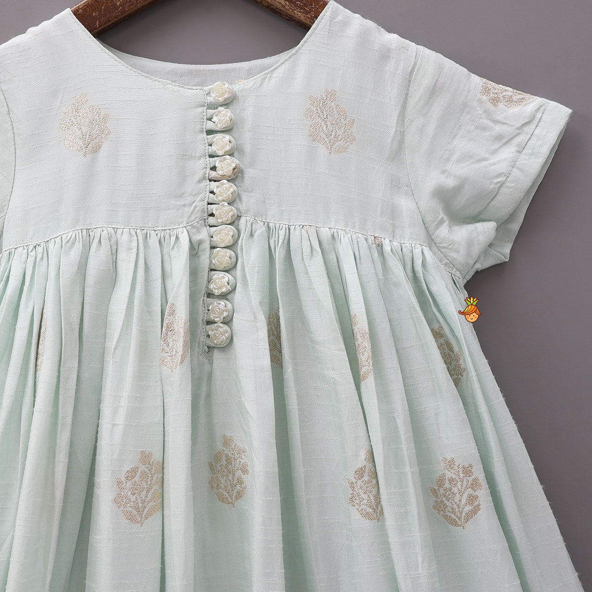Pre Order: Elegant Kurti With Scalloped Hem