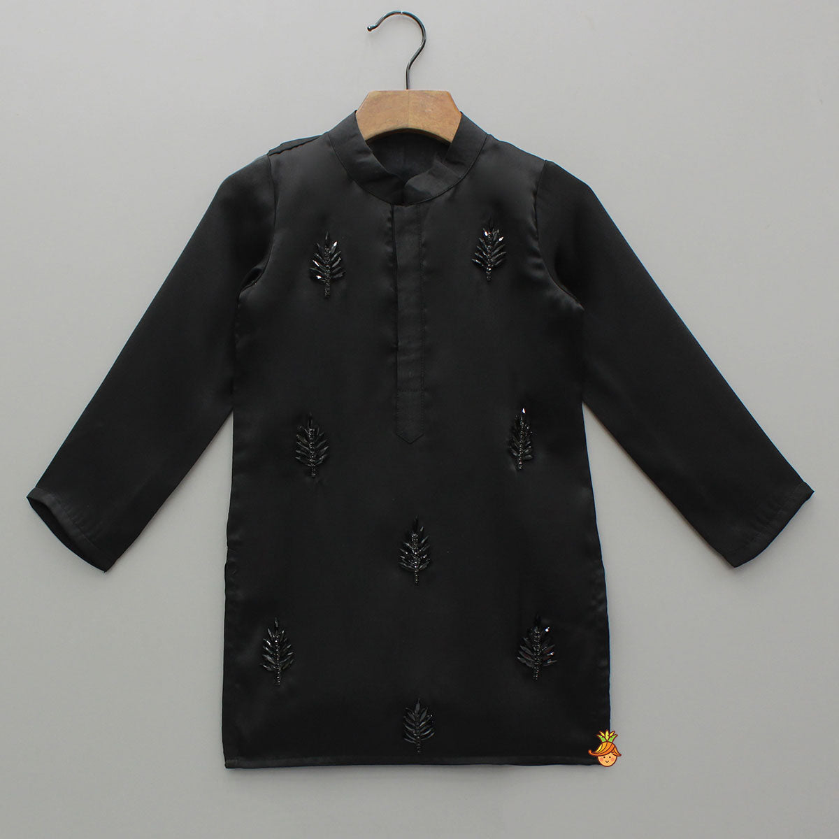 Pre Order: Black Embellished Kurta And Pant