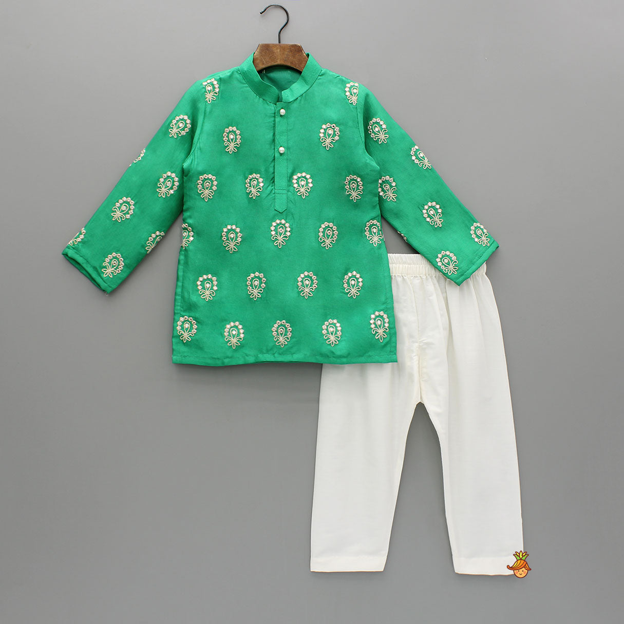 Pre Order: Green Embroidered Kurta And Pyjama