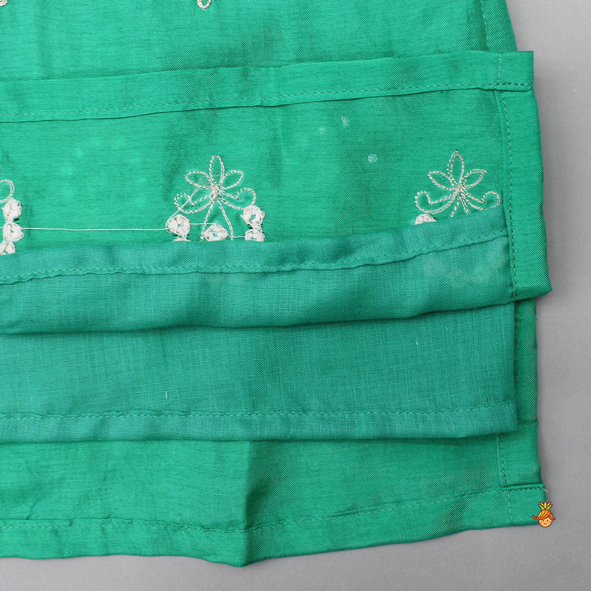 Pre Order: Green Embroidered Kurta And Pyjama
