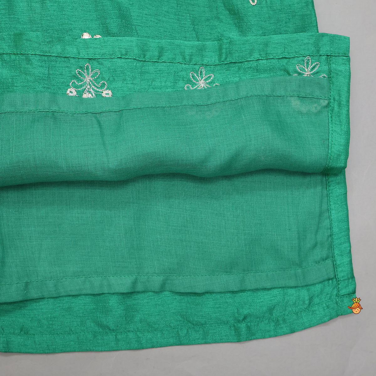 Pre Order: Embroidered Front-Placket Ethnic Kurta And Pyjama