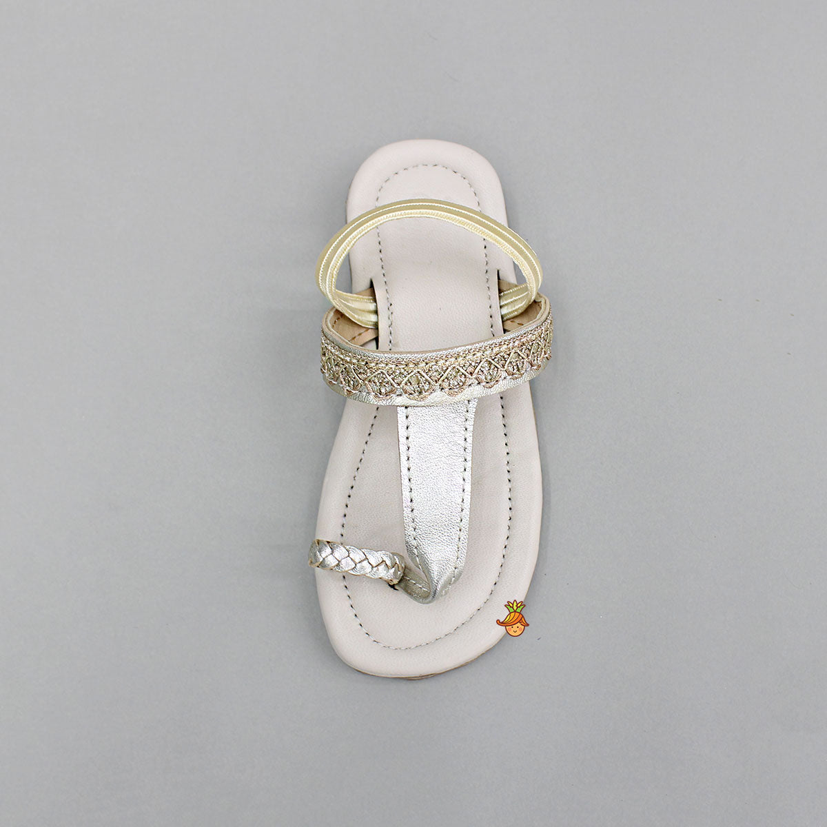 Lace Detailed And Braided Toe Ring Kolhapuri Flats