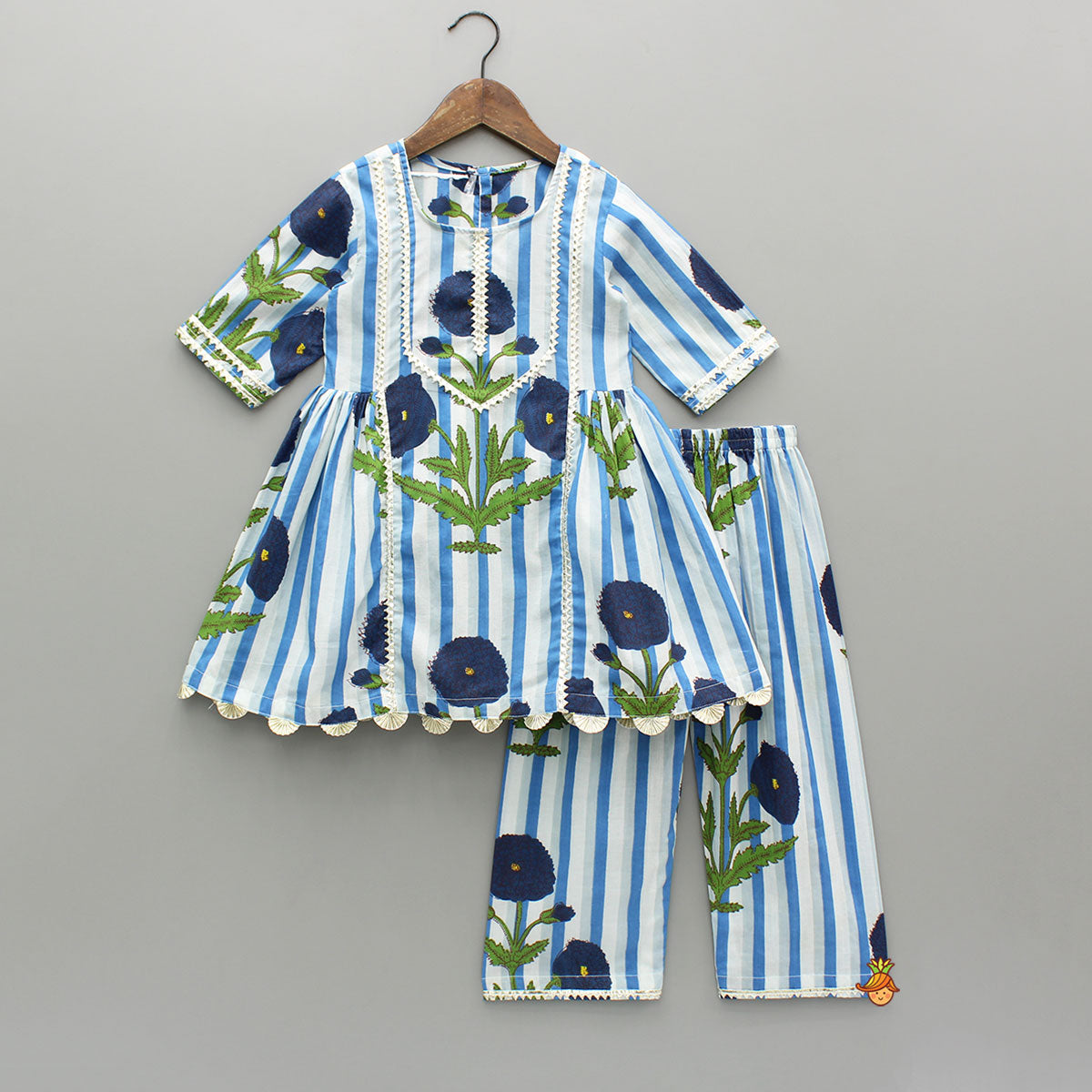 Pre Order: Blue Printed Gota Lace Detailed Kurti And Pant