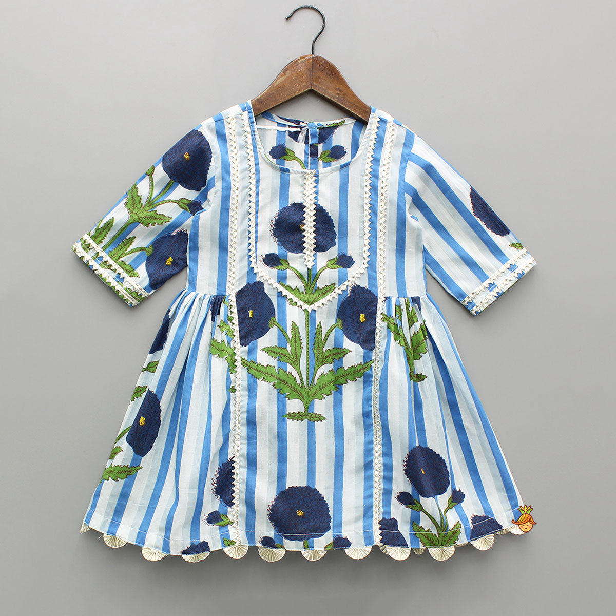 Pre Order: Blue Printed Gota Lace Detailed Kurti And Pant