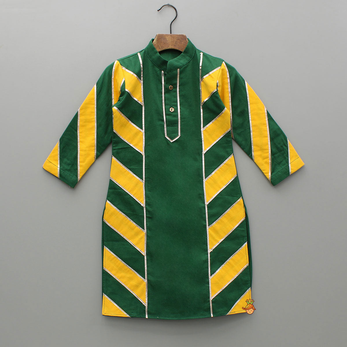 Pre Order: Green Gota Lace Detailing Kurta And Pant