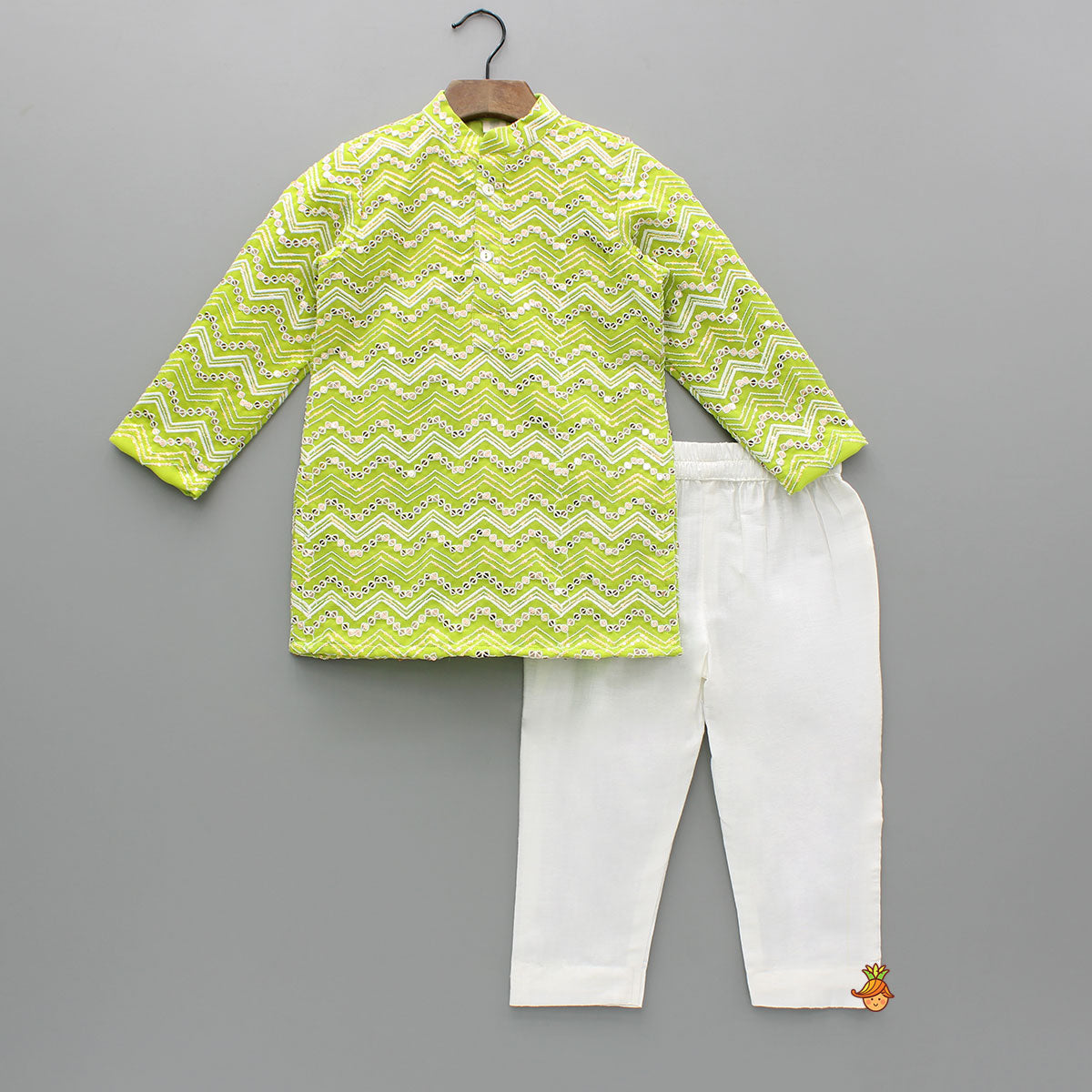 Pre Order: Green Embroidered Kurta And Pyjama