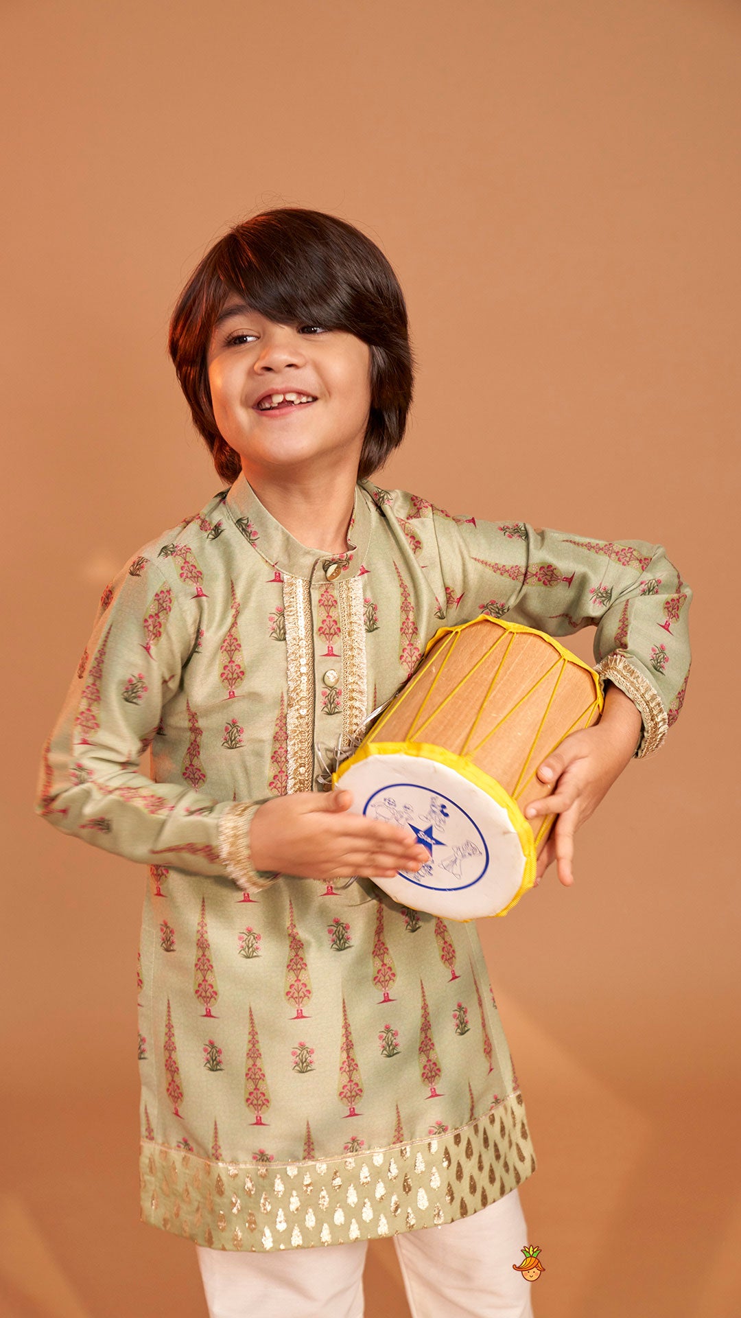 Pre Order: Green Printed Kurta And Pyjama