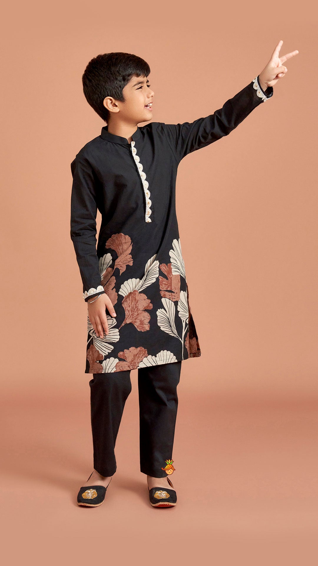 Pre Order: Black Printed Kurta And Pyjama