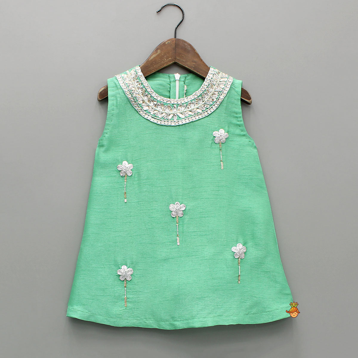 Pre Order: Green Embroidered Kurti And Flared Palazzo