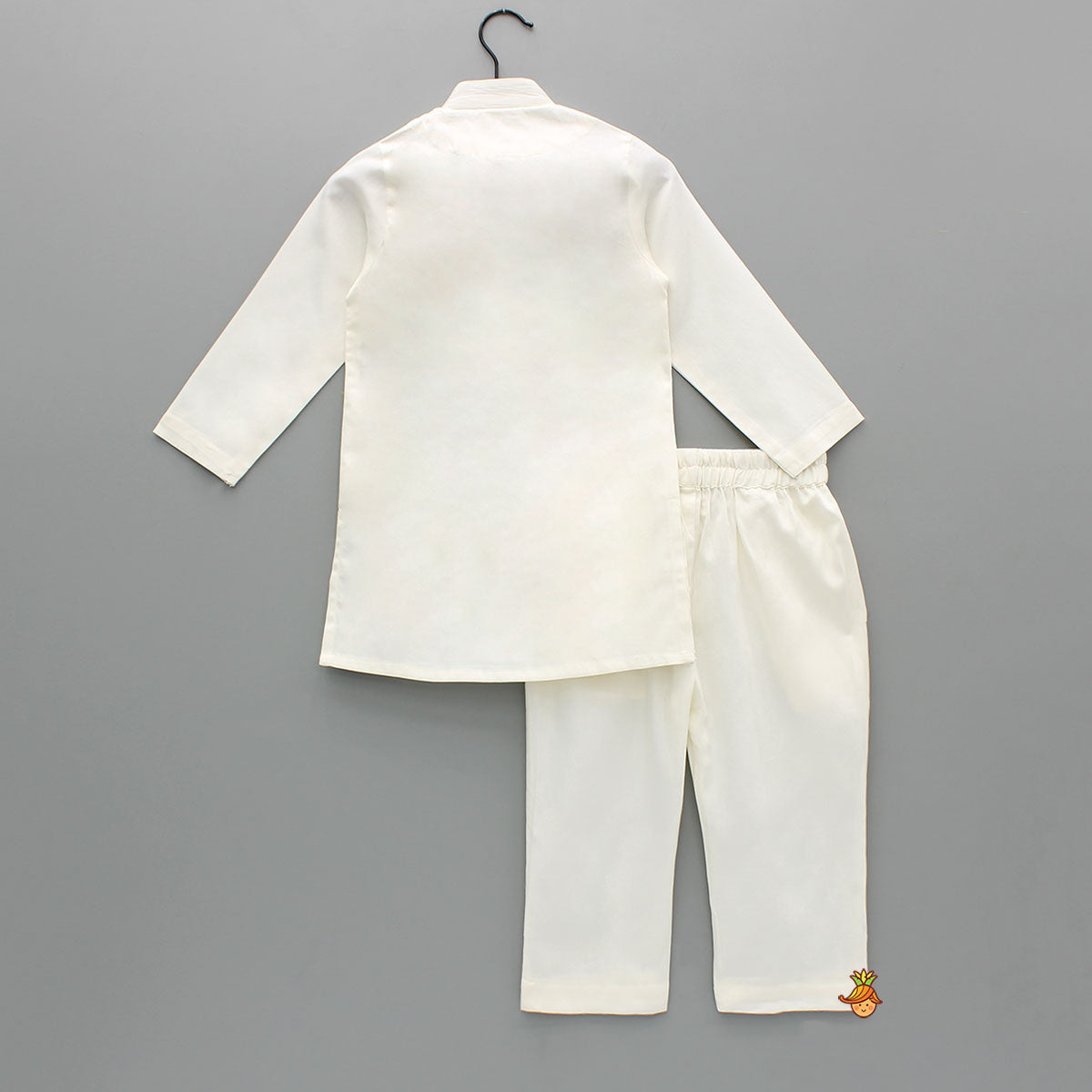 Pre Order: Off White Gota Lace Detailed Kurta And Pyjama