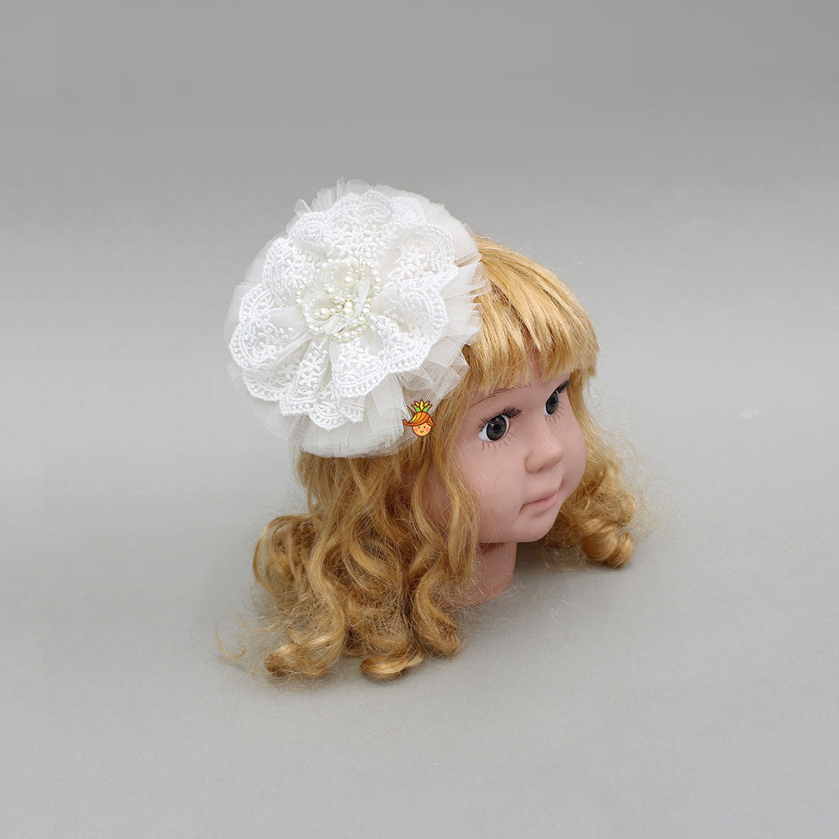 Elegant Pearls Embellished Hair Clip