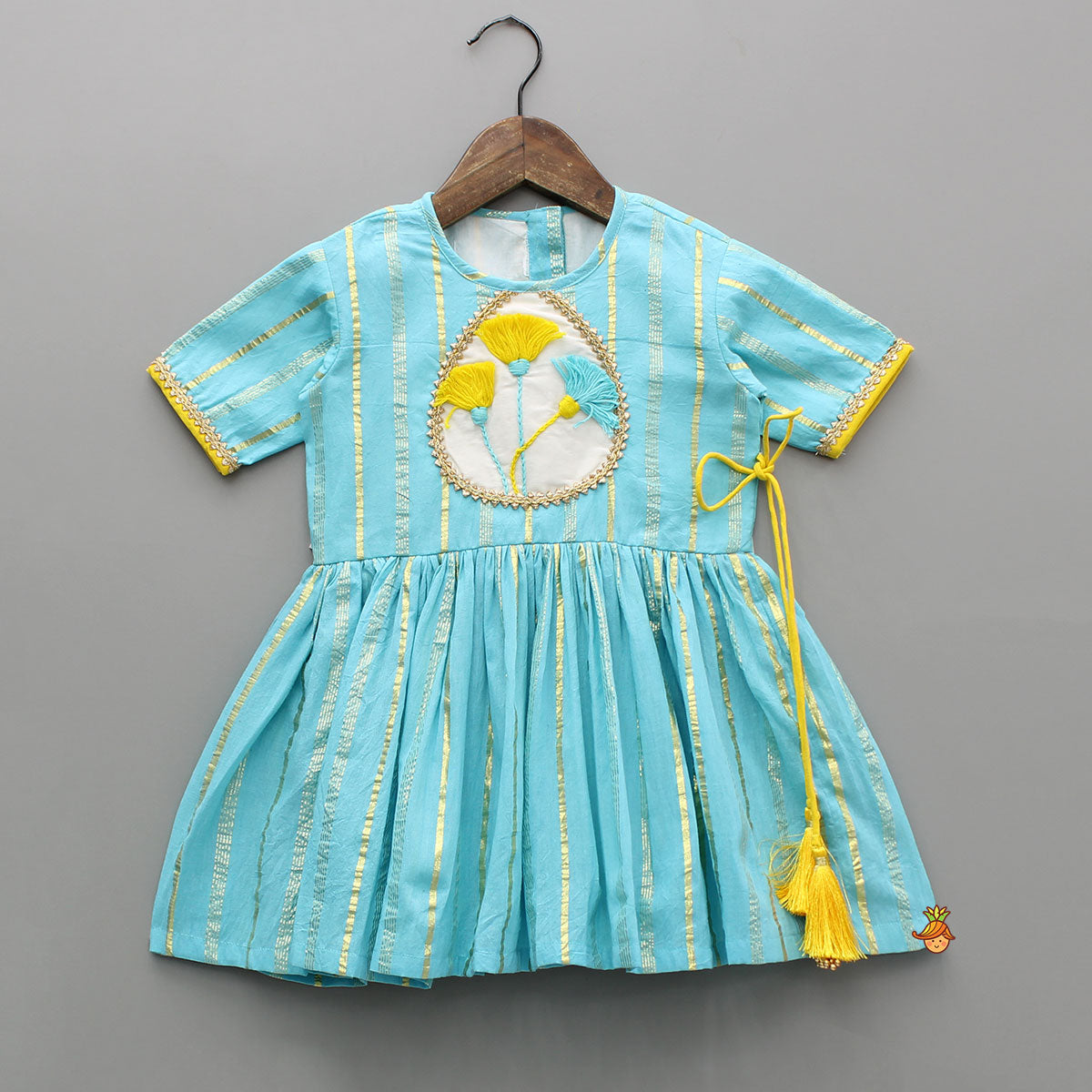 Pre Order: Blue Embellished Kurti And Pant With Dupatta