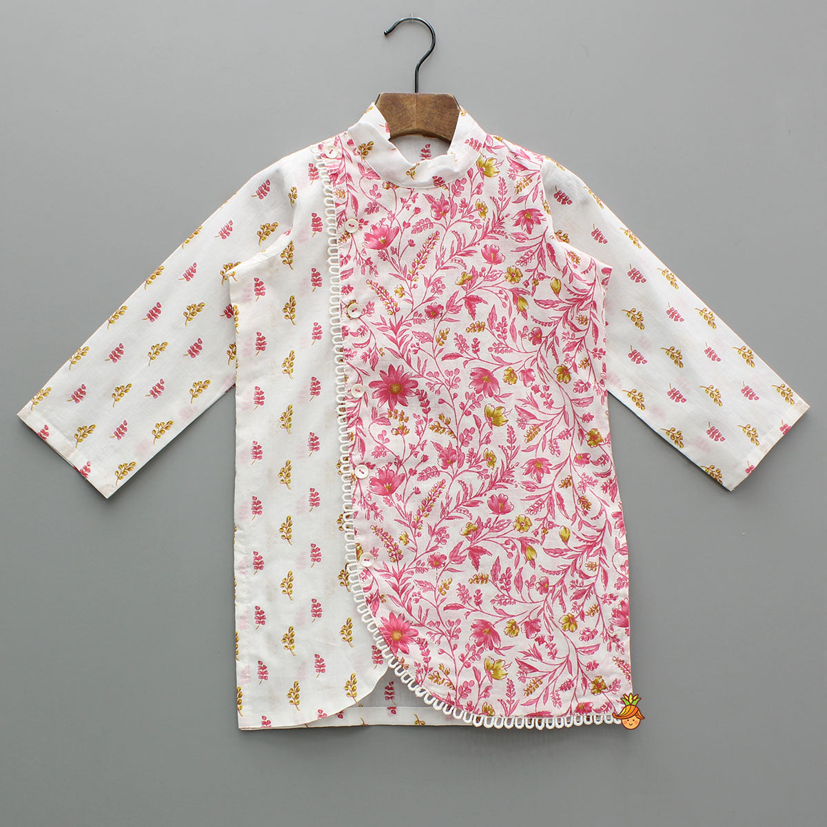 Pre Order: Side-Button Detailed Floral Printed Kurta And Pyjama