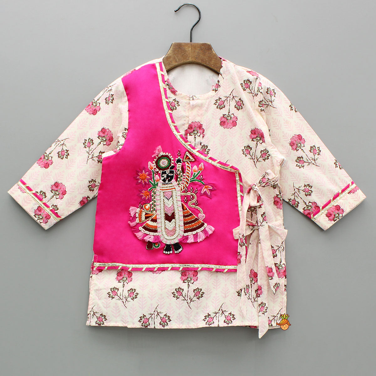 Pre Order: Idol Print Flap Kurta And Pyjama Set