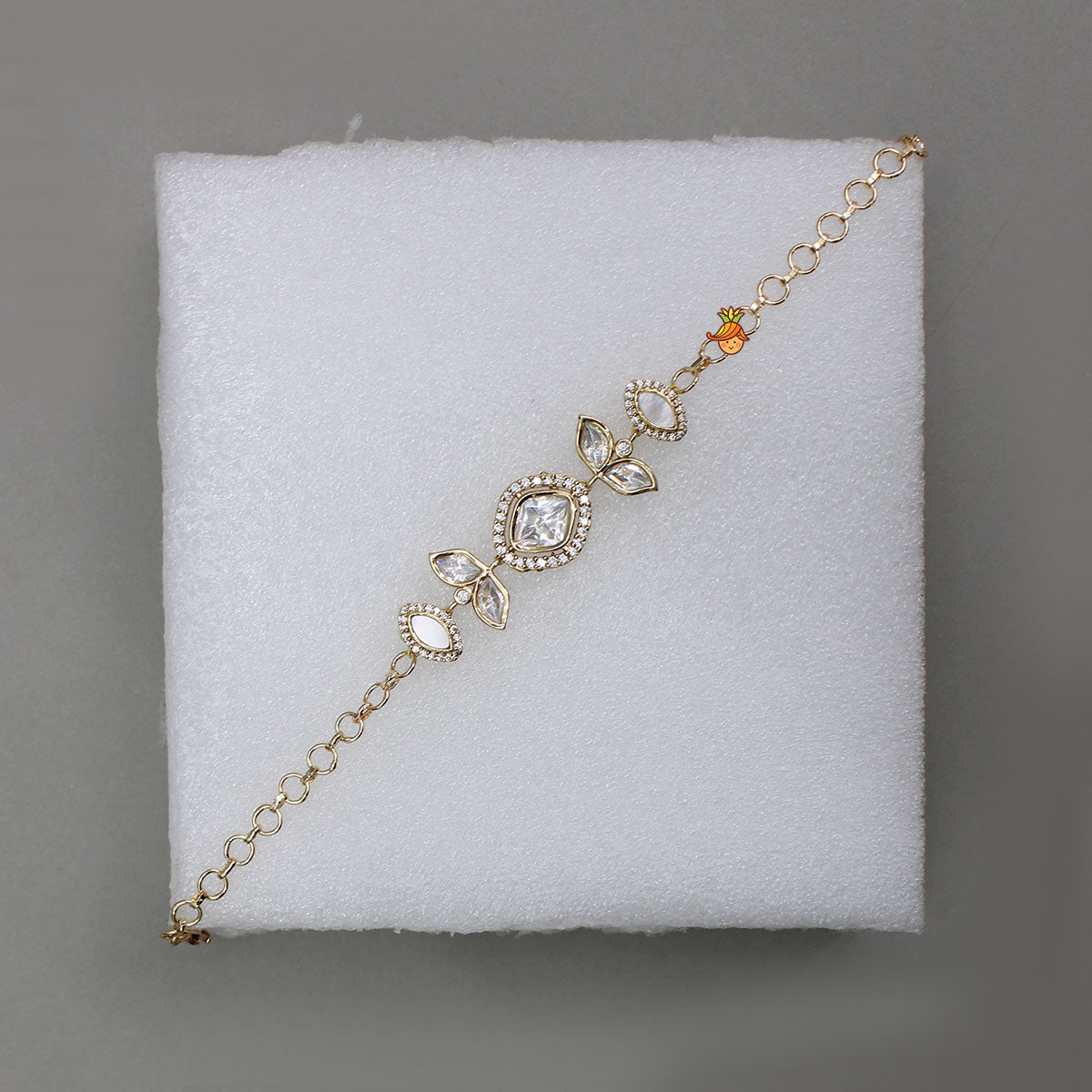 Off White Elegant Bracelet With Leaf Motifs