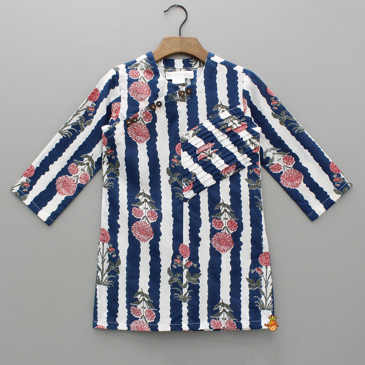 Side Button Detail Pin Tuck Kurta With Pyjama